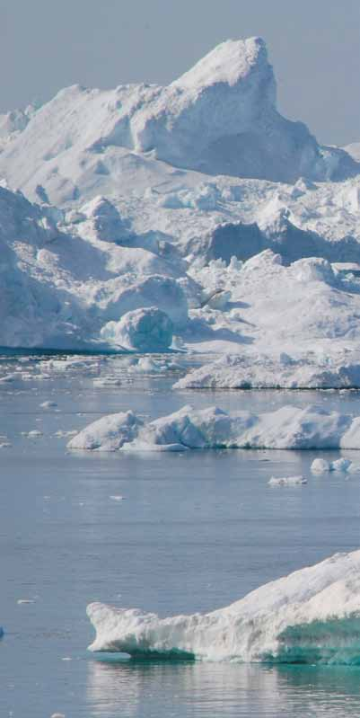 26 GROENLANDIA NELLA TERRA DEL POPOLO INUIT Situata al virtuale confine tra oceano Atlantico settentrionale e mare Glaciale Artico, la Groenlandia è l'isola più grande del mondo con una superficie di