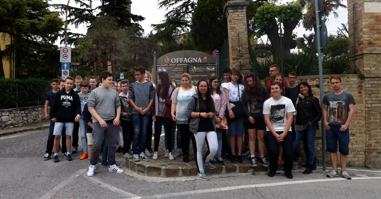 Incontro tra i ragazzi della Scuola Media n.