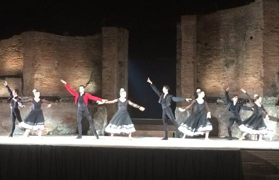 RIAPERTURA DEL TEATRO GRANDE DI POMPEI Dopo circa 4 anni di inattività è stato restituito alle scene il TEATRO GRANDE DI POMPEI, che ha inaugurato la stagione 2014 con le rappresentazioni (nel mese