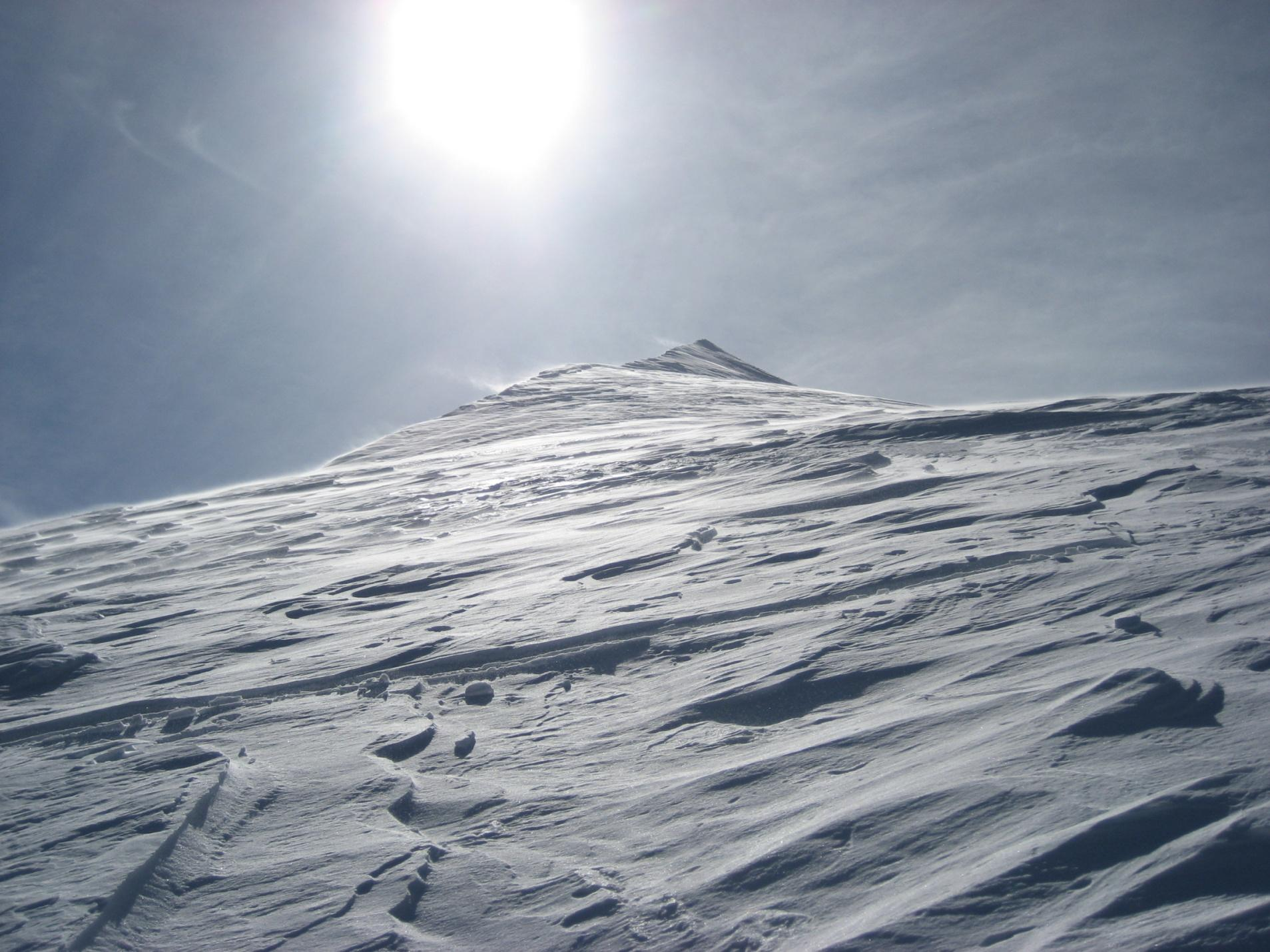 Le superfici del manto nevoso Neve fresca Neve lavorata