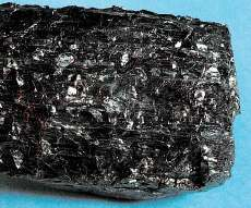 Materie prime minerali G. Paci, R. Paci PROGETTARE E FARE Zanichelli 2011 Minerali energetici: i più importanti sono i combustibili fossili (carbone, petrolio, gas naturale).