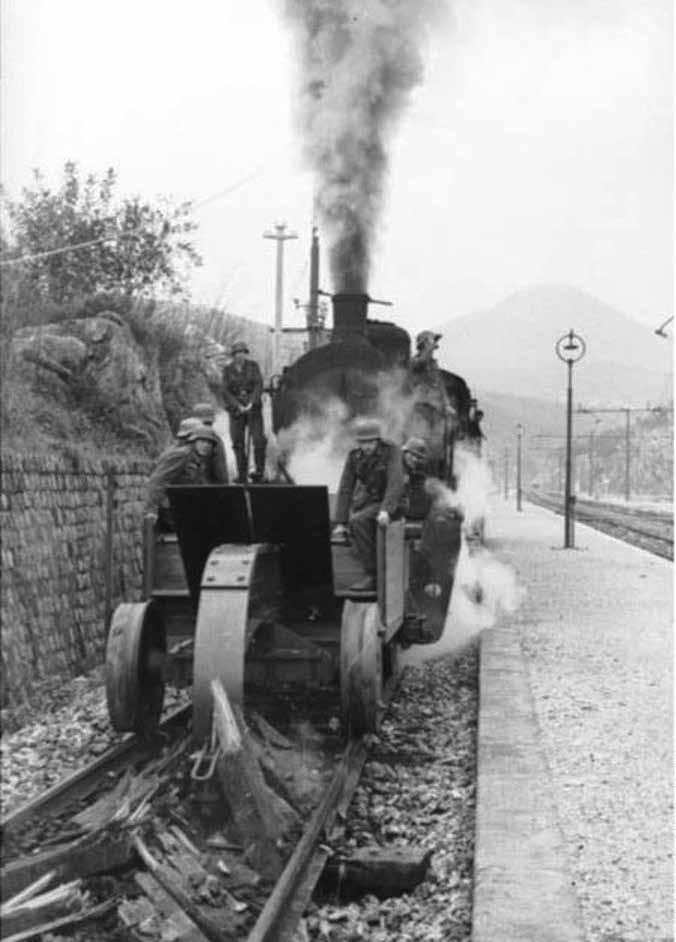 La Linea Gustav I Genieri tedeschi manomettono la linea ferroviaria tra le stazioni