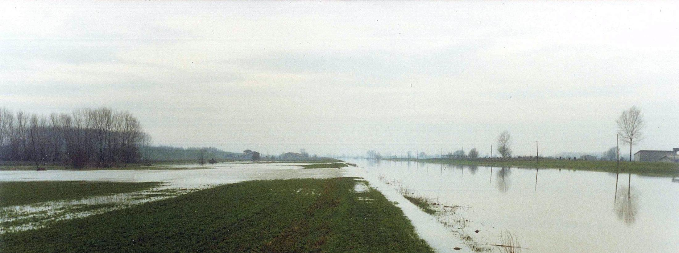 Mappatura della pericolosità di alluvioni del reticolo in gestione ai Consorzi di Bonifica della Regione Lombardia Consorzio Superficie censita dai consorzi (ha) (*) n comuni interessati 01: