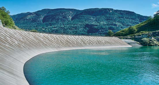 I bacini Il sistema di alimentazione L impianto della Nuova Biaschina sfrutta un bacino imbrifero di 410 km 2 le cui acque sono raccolte nei bacini di Nivo e Val d Ambra.