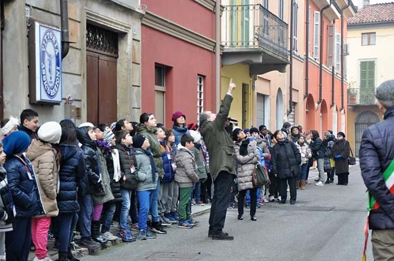 27 GENNAIO 2016: A MONTICELLI VIVEVA UNA COMUNITÀ EBRAICA Tour per Monticelli alla ricerca delle testimonianze della vita degli ebrei nel