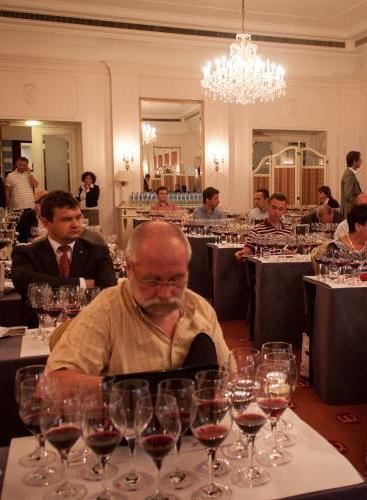 L Edizione 2012 Notevole il successo della prima edizione nel 2012 Nell edizione 2012 erano presenti 26 produttori di vino e 4 produttori food 140 persone hanno preso parte ai seminari I partecipanti