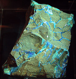 I minerali nei materiali da costruzione: i minerali del Silicio Il silicio in natura CosCtuisce circa il 26-30% della crosta terrestre
