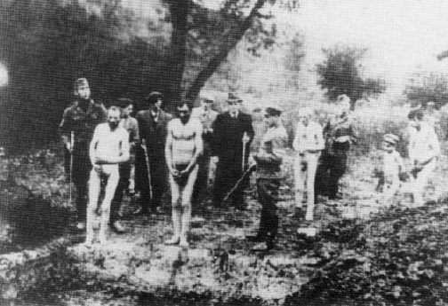 EINSATZGRUPPEN Un esecuzione di massa in Unione Sovietica.