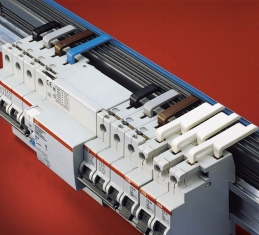 Unifix Il nuovo sistema di cablaggio ABB per centralini e quadri Unifix serie L Versione dedicata al cablaggio di apparecchiature modulari System pro M sia all interno dei quadri ArTu ABB, sia dei