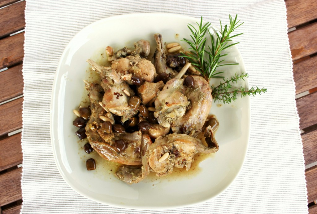 Il coniglio alla ligure è un appetitoso secondo piatto tipico della regione Liguria, ma ad oggi diffuso in tutto il territorio nazionale.