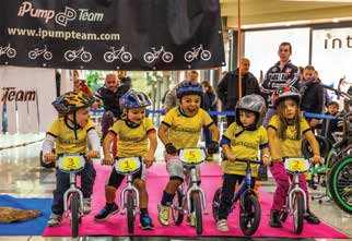 Presentazione del progetto: Usare una bici senza pedali aiuta fin da bambini a migliorare la propria capacità motoria in modo divertente.