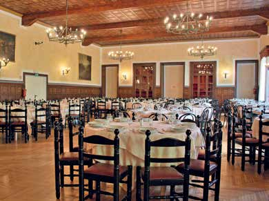 camere ristorante e bar 99 le camere suddivise in Standard e Superior con l atmosfera degli hotel dei primi Novecento e gli arredi in stile classico.