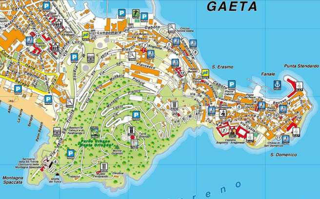 1. Considerazioni introduttive La città Gaeta si trova nella provincia di Latina e sorge nell omonimo golfo sul Mar Tirreno a circa 80 Km da Napoli e 120 km da Roma.