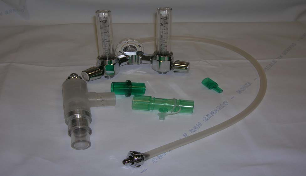 Set CPAP ad alto flusso Flussometro doppio(1) Filtro antibatterico Raccordo ad alto flusso(6) Raccordo maschio e femmina e tubo trasparente(5) Raccordo maschio-maschio 22 M/15F-22 M/15 f HAR 1823(2)