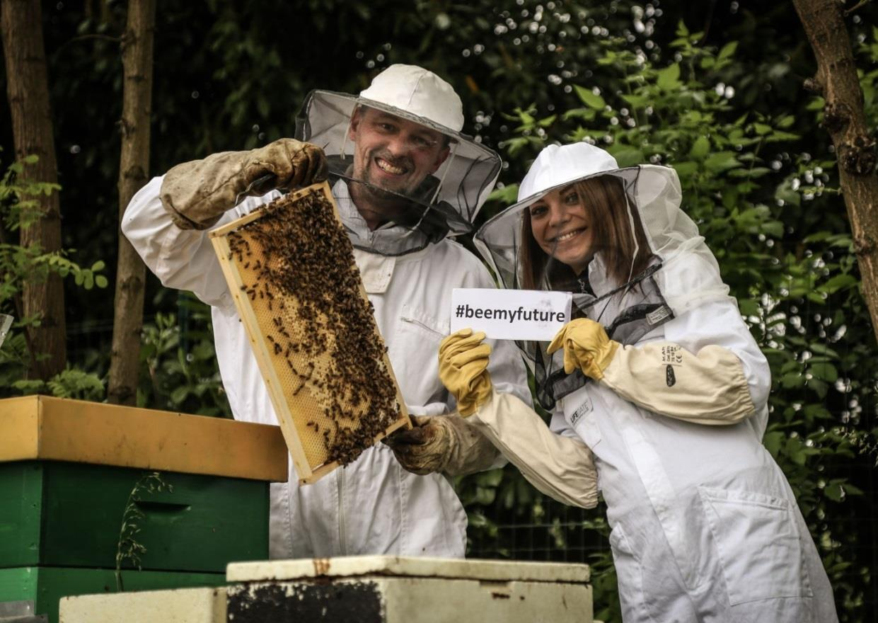 2. Il Progetto I L obiettivo generale L obiettivo del progetto Bee my Future è sostenere l allevamento di un apiario grazie al lavoro di un apicoltore hobbista con esperienza decennale e una profonda