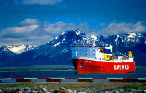 Sesto Giorno El Calafate Puerto Natales Trasferimento al terminal dei bus e partenza con bus regolare senza guida per Puerto Natales Arrivo a Puerto Natales e trasferimento in hotel.