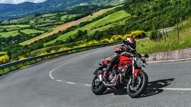 LA POTENZA DI EMOZIONARE Il motore Ducati Testastretta 11 da 821 cc si distingue per la sua modernità e la cura riservata alla sua progettazione.