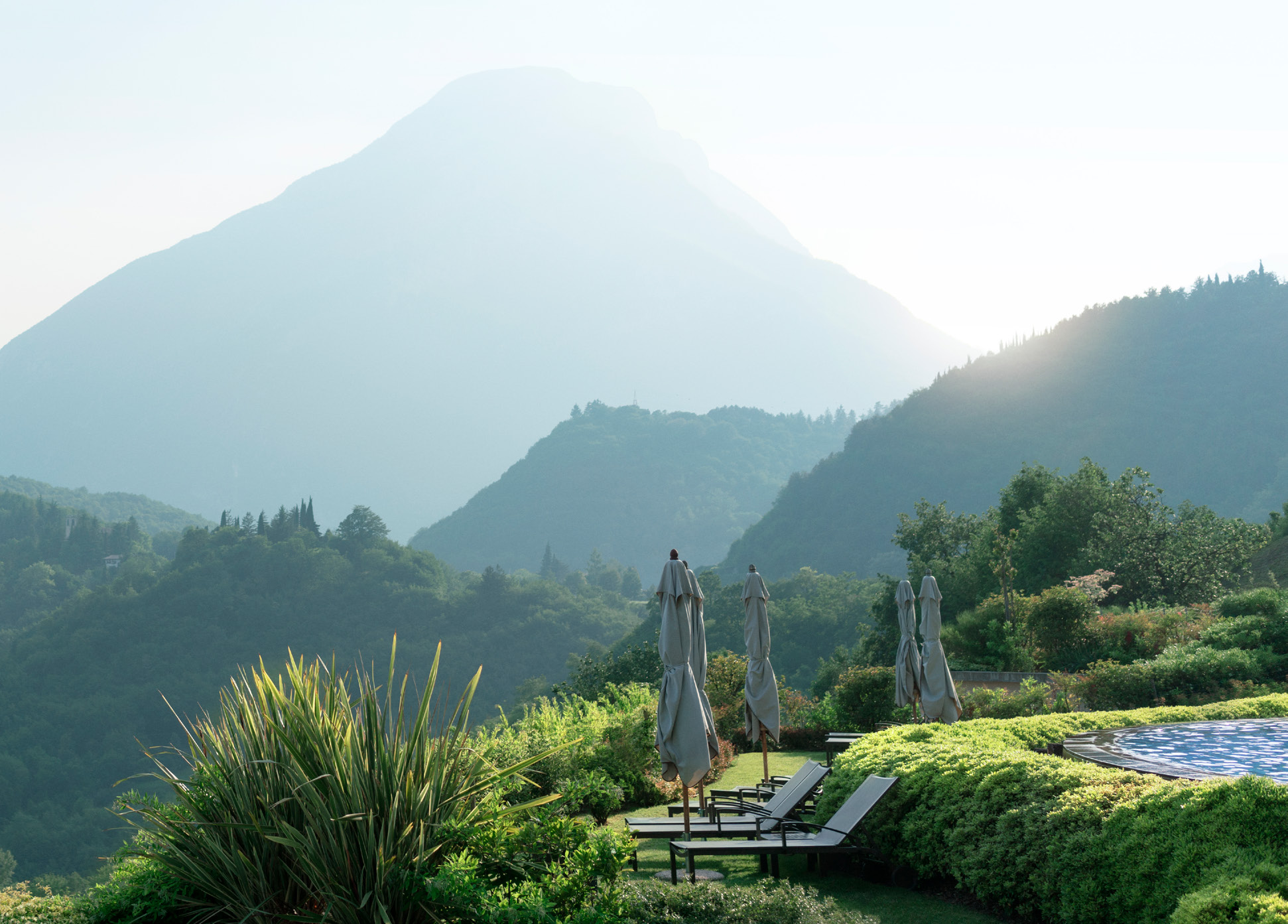 Lefay Resort & SPA Lago di Garda sorge a Gargnano nel cuore dell incantevole Riviera dei Limoni.