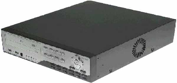 L apparato può infatti essere pre-configurato per operare con 4 telecamere convenzionali e con 5 telecamere IP, oppure con 9 telecamere (o Dome) IP, prevede pertanto collegamenti su USB e/o BNC.