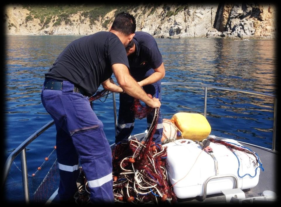 Campania Provincia Caserta Aprile 2015 VIOLAZIONI SULLE AREE MARINE PROTETTE - Sequestrate diverse centinaia di metri di rete