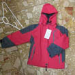 Ungheria Prodotto: giacca Marca: QiFeng G3149C Descrizione:giacca a vento con cappuccio, disponibile in vari colori. Il cappuccio include un cordoncino elastico con alamari.