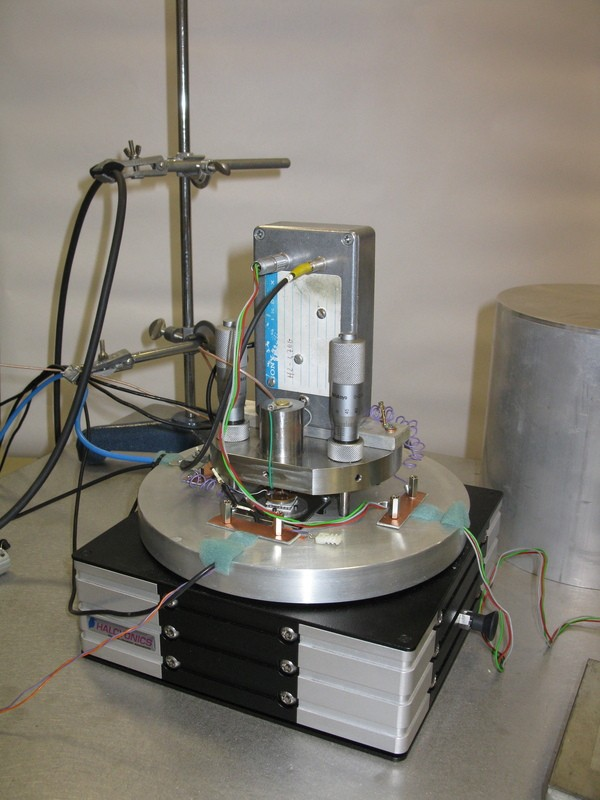 Microscopio HSPM in funzione presso il Dipartimento di Fisica (meccanica realizzata presso l'officina del Dipartimento)