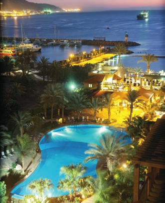 GIORDANIA - AQABA Mövenpick Resort & Residence Aqaba Executive Suite Una suggestiva posizione fra mare e cultura Bastano pochi passi per spostarsi da comode e confortevoli camere a una bella