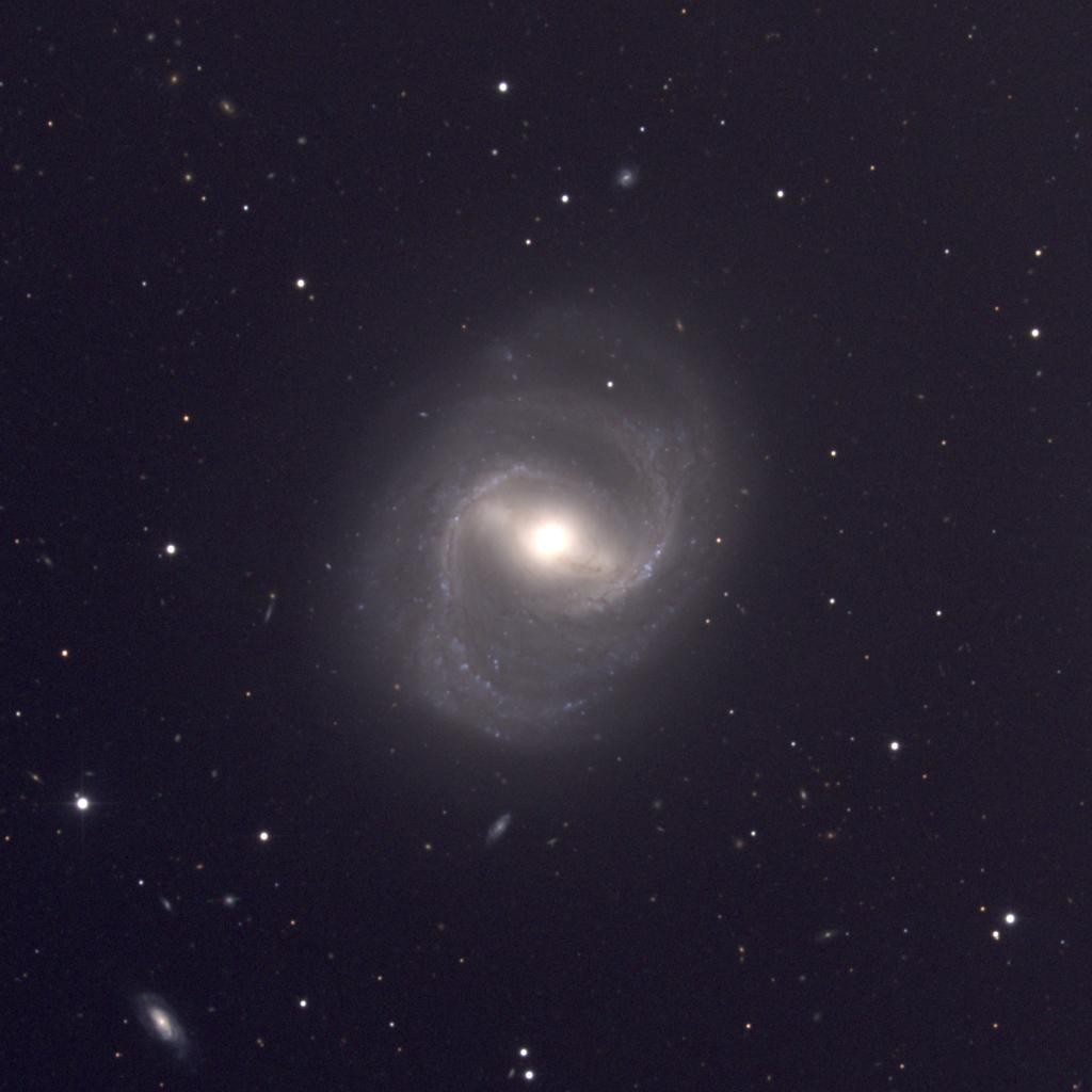 Praticamente tutte le galassie spirali (siano esse barrate o meno) ruotano in una direzione