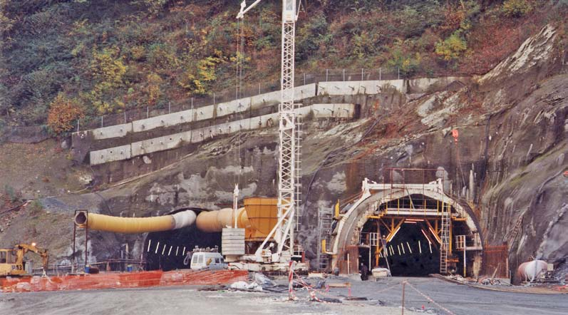 ROCK-SOIL TECHNOLOGY AND EQUIPMENTS AIGUEBELLE - TUNNEL DES HURTIERES (FRANCIA) PROGETTO: Consolidamento a protezione dello scavo