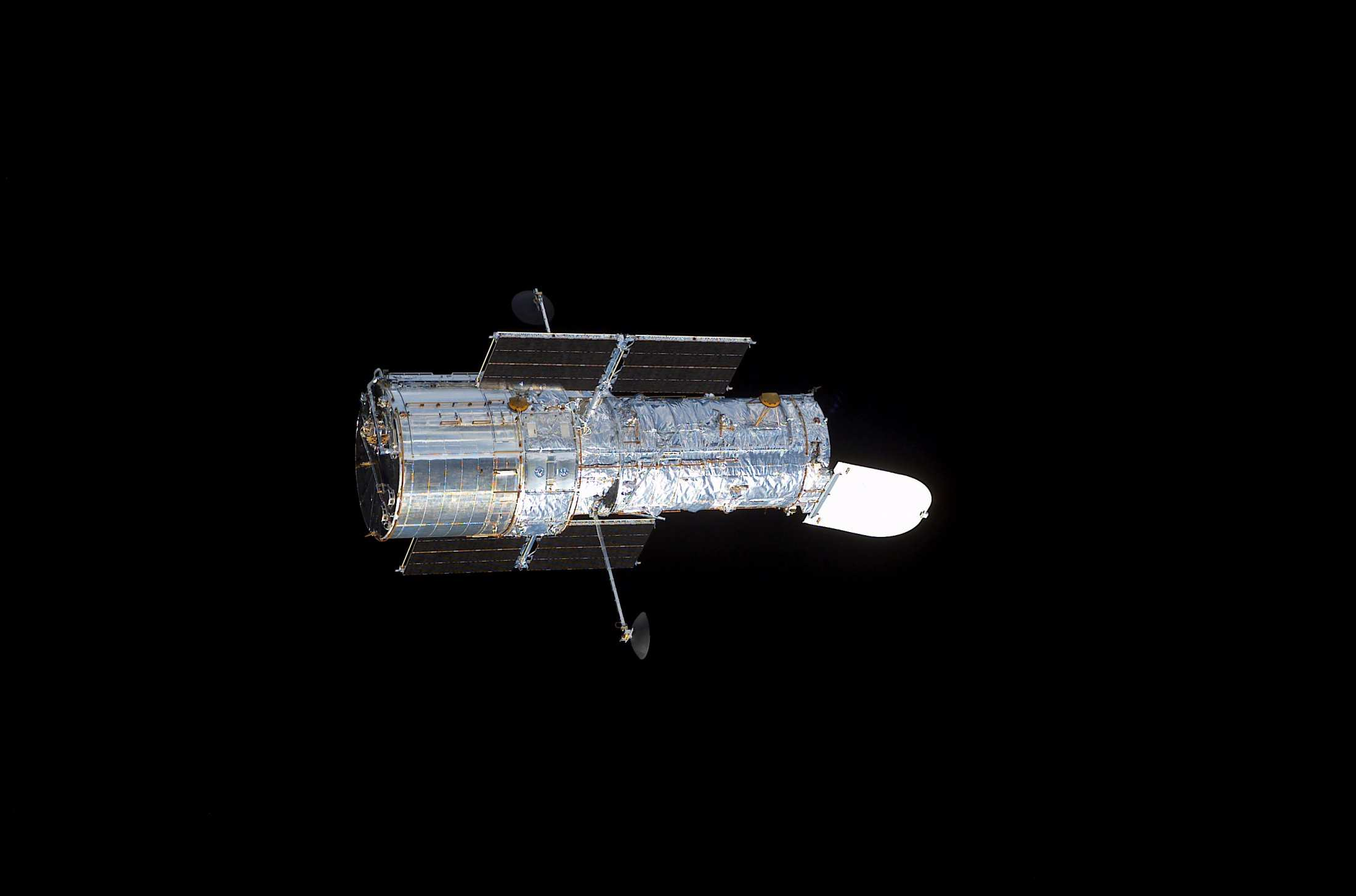Telescopi Hubblespacetelescope (HST): NASA + ESA, orbita