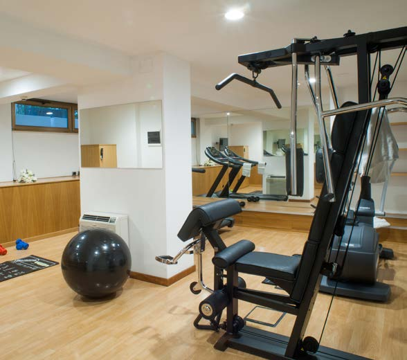 fumatori Conference Center Business Point Restaurant Fully equipped gym with Sauna and
