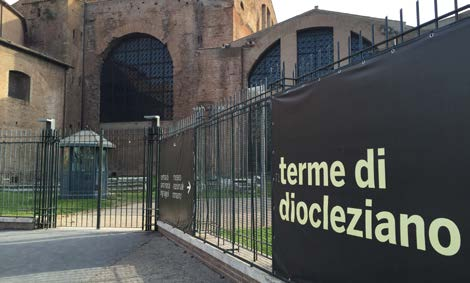 Its very convenient location offers the possibility of a walk in the heart of ancient Rome: the Baths of Diocletian, the Museo Romano, the The Patriarchal
