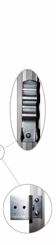 Robustezza del telaio: angolari e traversi metallici garantiscono una maggiore resistenza alla deformabilità sia nella fase di trasporto che in quella di montaggio.