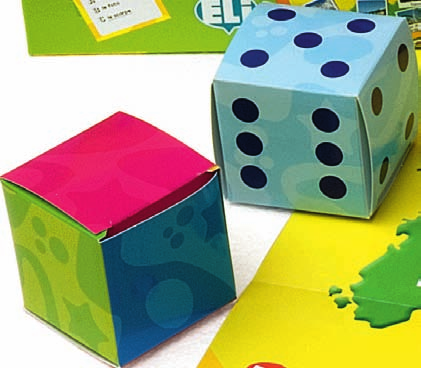 Il giocatore più giovane inizia il gioco, tira il dado colorato e risponde alla domanda della carta legata a quel colore che gli viene fatta dall insegnante o dal capogruppo.