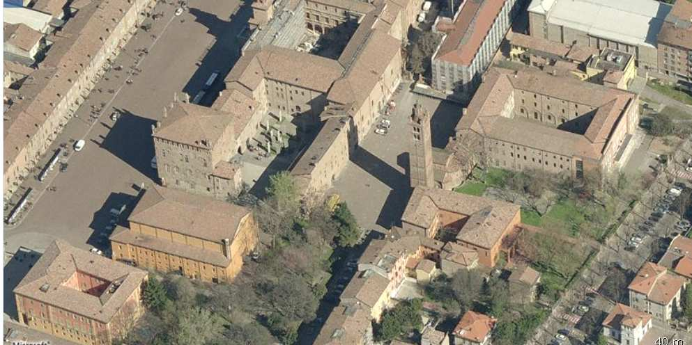 Veduta aerea da sud dell intorno della scuola elementare e media Manfredo Fanti.