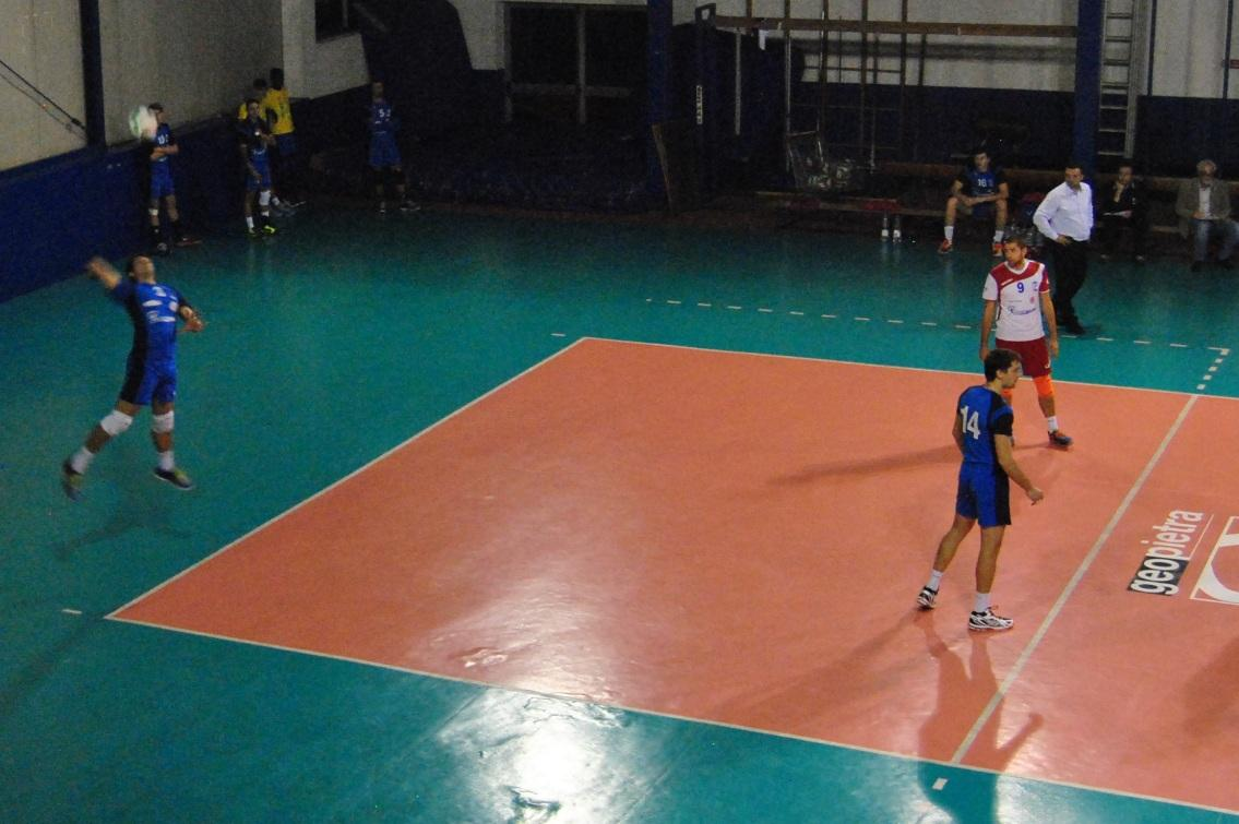 seguito cronaca gara 19a giornata: Geopietra Villanuova vs Pallavolo Remedello : 3 a 1 Primo parziale giocato punto a punto (8 a 8) con il Villanuova che allunga (16 a 12) grazie alle palesi