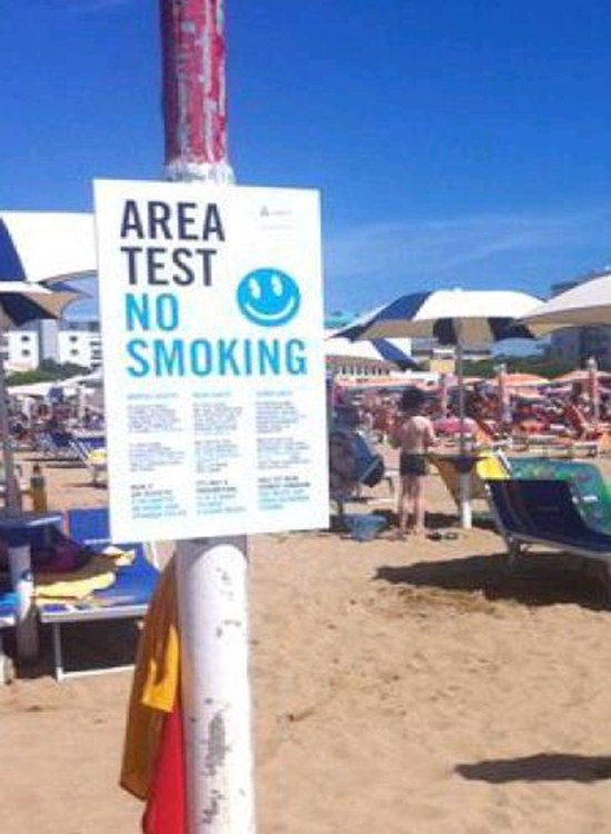 Foto: Spiaggia di Bibione libera dal fumo A cura della Direzione Prevenzione Fumatori in Veneto