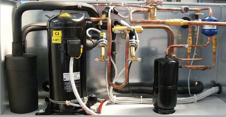 Impianto Completo di riscaldamento e raffrescamento: Impianto completo di gruppo frigo in pompa di calore per il riscaldamento e raffrescamento dell aria immessa completo di.
