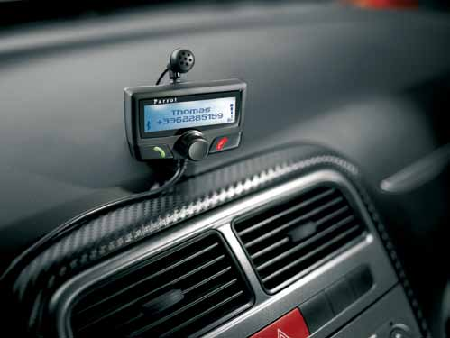Installazione rapida (6 minuti) vincolata alla presenza della predisposizione allarme (cablaggi inclusi in vettura). DIS.