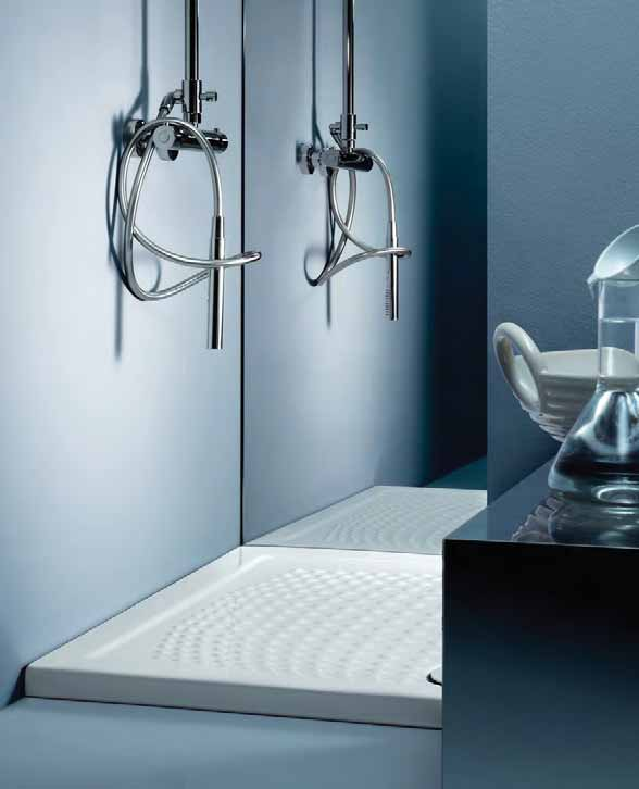 PIATTI DOCCIA shower tray RELAX design: OFFICINA AZZURRA