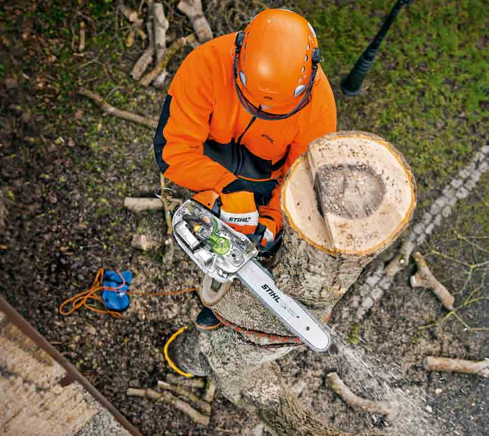 I vantaggi del prodotto grazie alle innovazioni tecnologiche Potente, pulita ed economica 1 Motore 2-MIX con prelavaggio 1 Motore 2-MIX con prelavaggio La STIHL MS 201 T (1,8 kw) convince per le