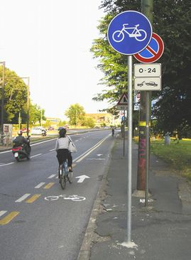Cosa propone la FIAB moderazione del traffico piste e percorsi ciclabili politiche per la