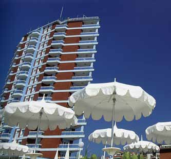 GETURHOTELS 26 HOTEL CARAVELLE & MINICARAVELLE Lido di Jesolo (VE) - Piazza Milano Hotel fronte mare SUPPLEMENTI DI SOGGIORNO FACOLTATIVI (DA CONFERMARE ALLA PRENOTAZIONE) Camera con balcone fronte