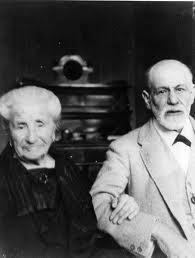 Sigmund Freud (1856-1939) Nasce da Jacob Freud, mercante di lana e Amalia Nathanson, terza moglie; il fratello