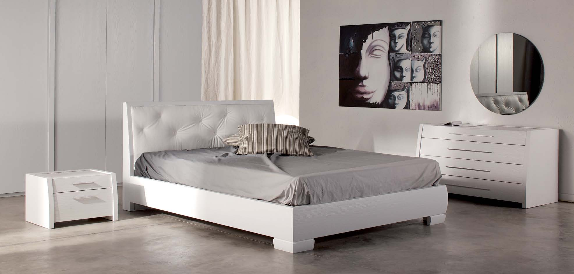 064 39 letto loft laccato poro aperto bianco opaco con inserto ecopelle trapuntato 27 comò loft laccato poro aperto bianco opaco 10 comodino loft laccato poro aperto bianco opaco 3.