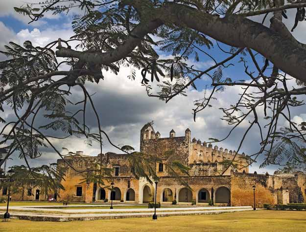 a MESSICO 93 Mini Un breve tour alla scoperta delle parti più interessanti del Messico continentale: Città del Messico, l enorme ed affascinante capitale, ed il Chiapas, lo stato più caratteristico e