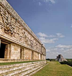 Proseguimento per Chicanná. 4. GIORNO: CHICANNÁ h CALAK MUL h PALENQUE (480 km) h Partenza verso il grande complesso di Calakmul e, poi, per Palenque. 5.