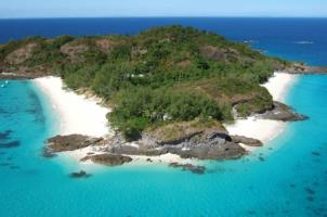 TSARABANJINA-ISOLE MITSIO Parte dell arcipelago delle isole Mitsio, è circondata da lunghe spiagge di sabbia bianchissima, con la barriera corallina a poca distanza.