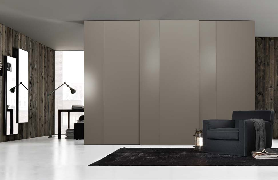 Plurimo wardrobe with MaxiSquare sliding doors Cenere satinated glass and matt lacquer Cenere