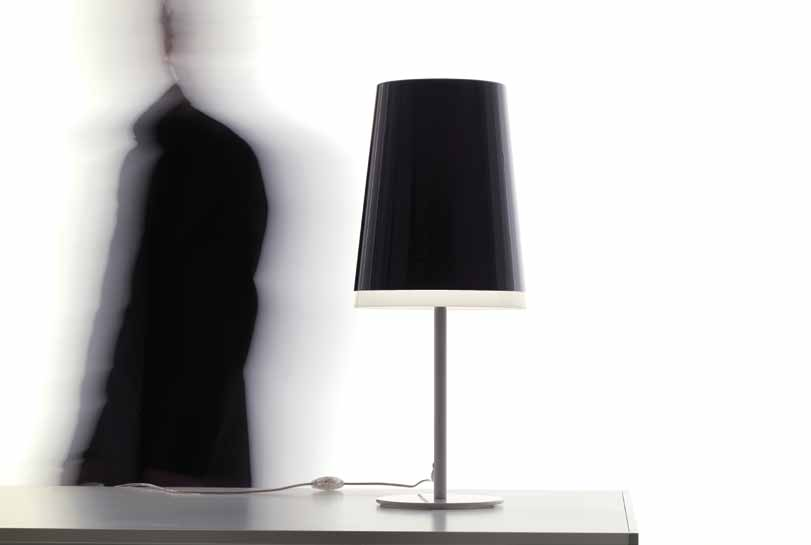L001 Design Alberto Basaglia Natalia Rota Nodari L001TA è la versione da tavolo con base in acciaio verniciato bianco o nero